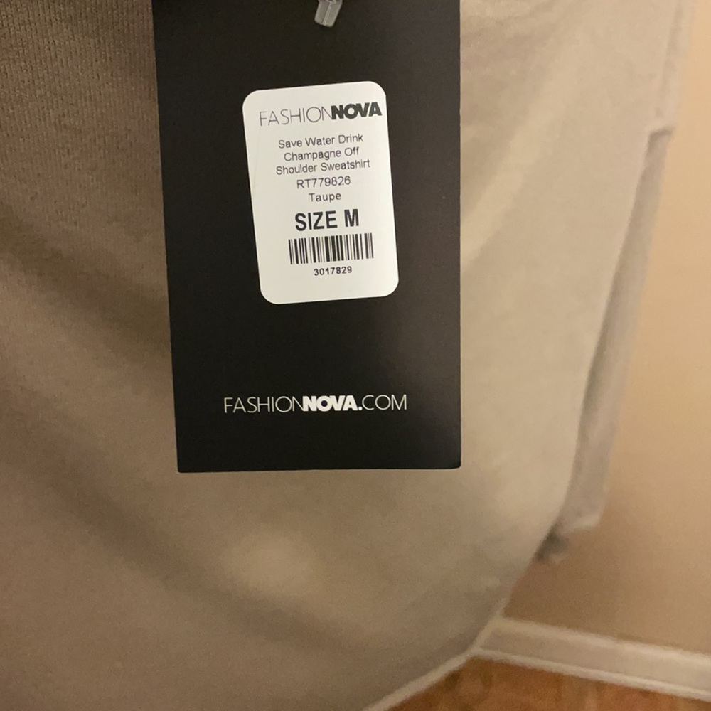 - Fashion Nova NWT cropped sweater - Picture 5 of 7